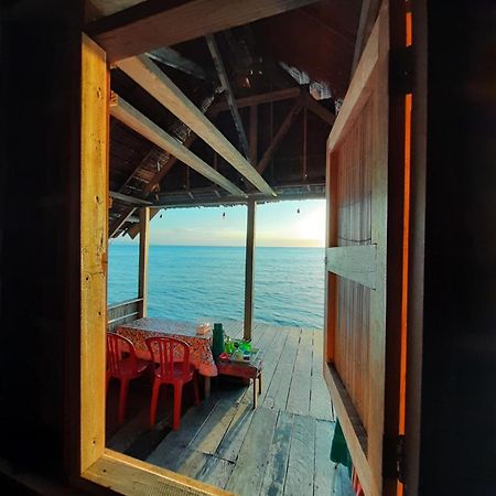 Nyanse Homestay - Raja Ampat Besir ภายนอก รูปภาพ