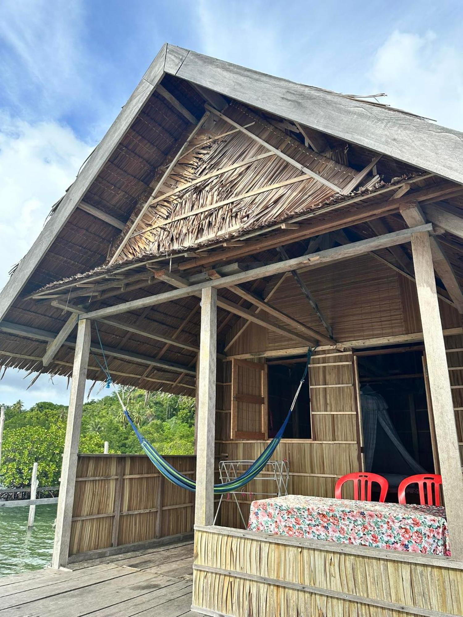 Nyanse Homestay - Raja Ampat Besir ภายนอก รูปภาพ