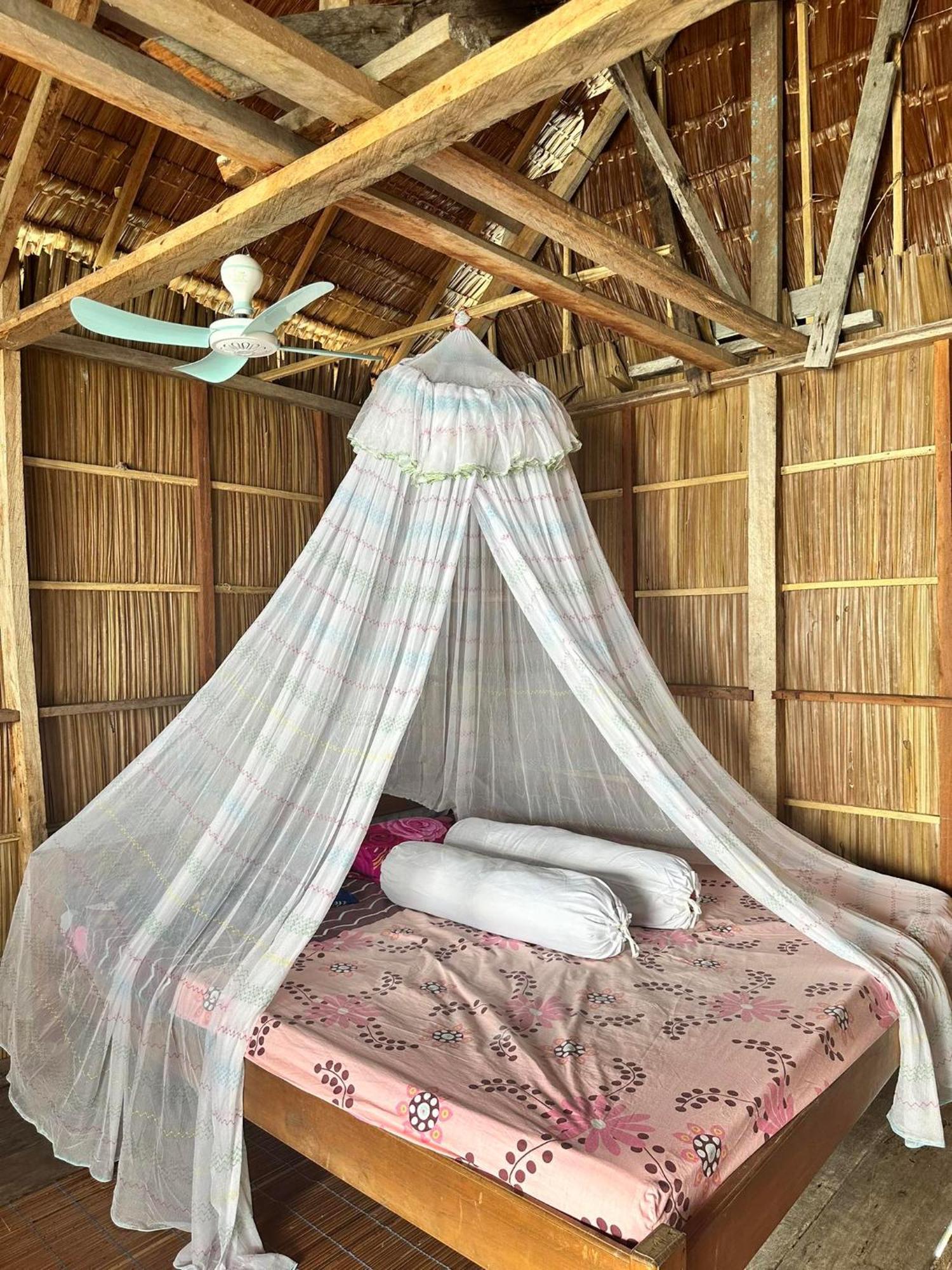Nyanse Homestay - Raja Ampat Besir ภายนอก รูปภาพ