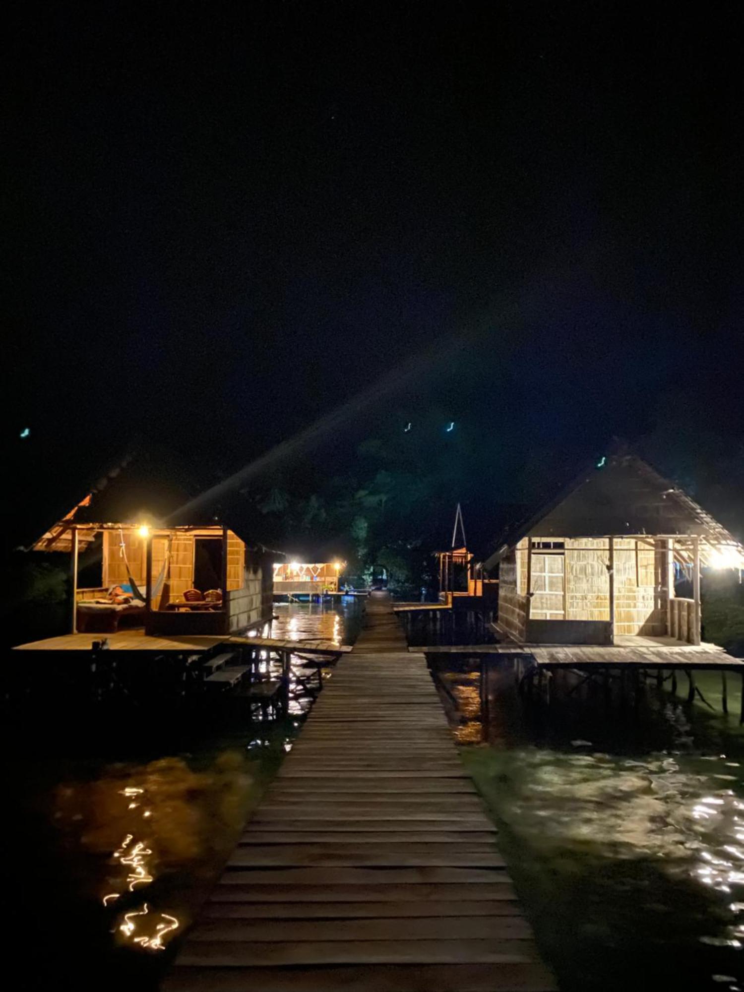 Nyanse Homestay - Raja Ampat Besir ภายนอก รูปภาพ