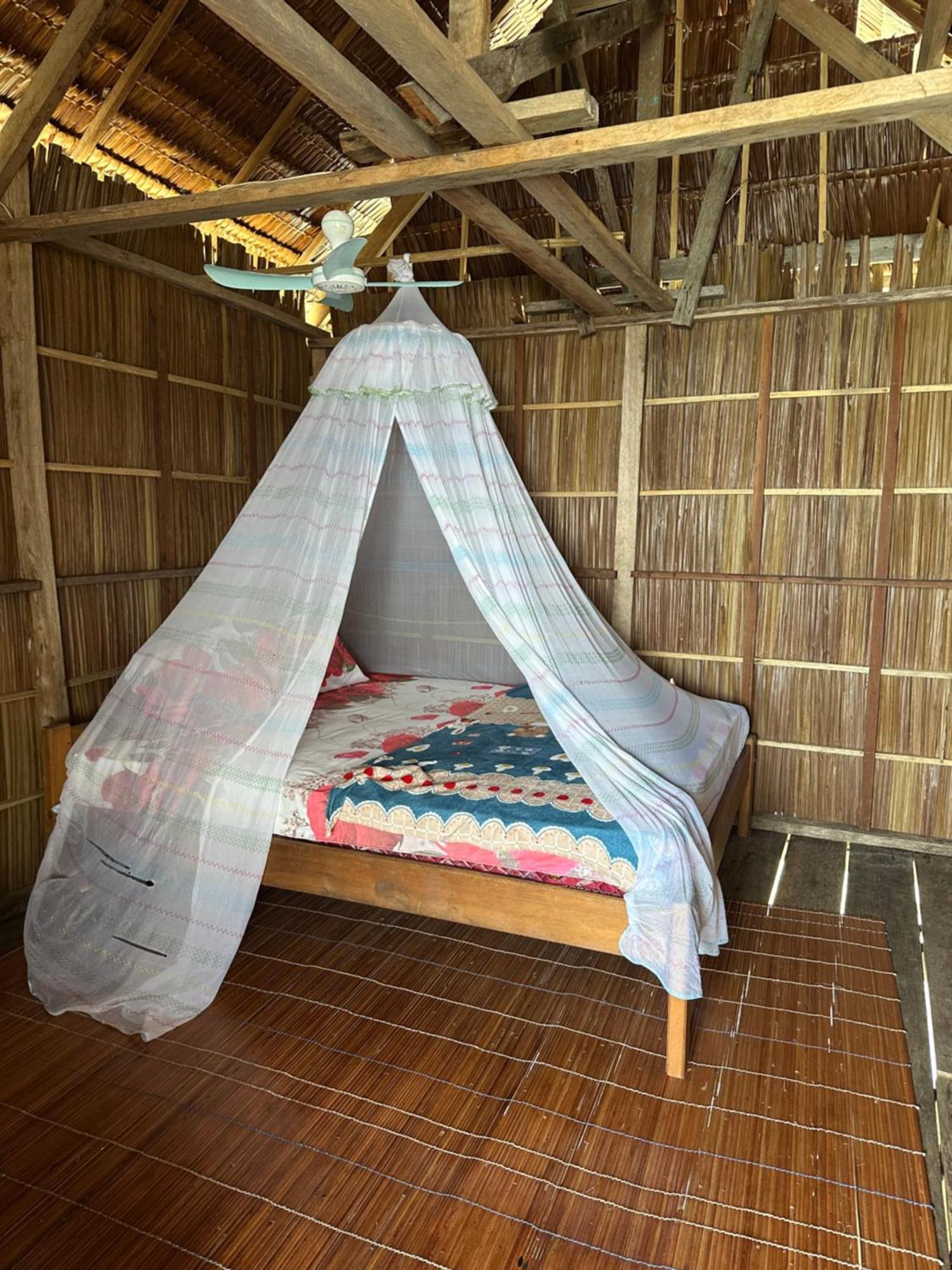 Nyanse Homestay - Raja Ampat Besir ภายนอก รูปภาพ