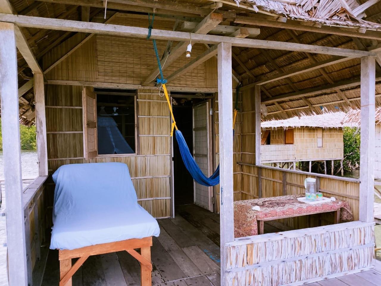 Nyanse Homestay - Raja Ampat Besir ภายนอก รูปภาพ