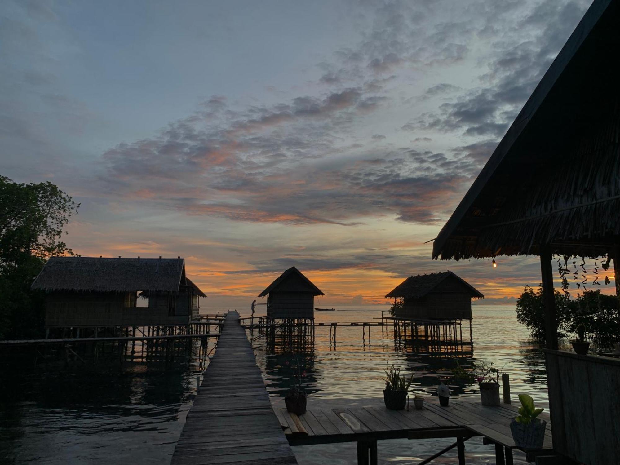 Nyanse Homestay - Raja Ampat Besir ภายนอก รูปภาพ